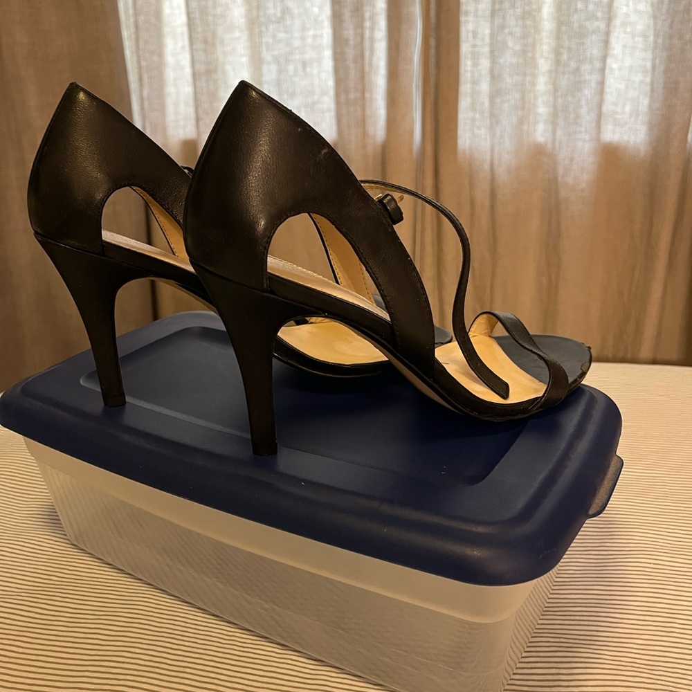 NEVER USED 9.5 Gorgeous Black LEATHER Sandal